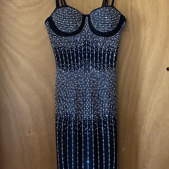 💃SOLD  SOLD SOLD💃Sparkling Crystal Rhinestones Bodycon Midi Dress - Picture 4 of 5